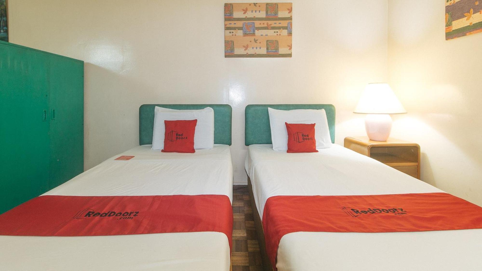 Reddoorz At Broadway Court Apartelle Ciudad Quezon Exterior foto
