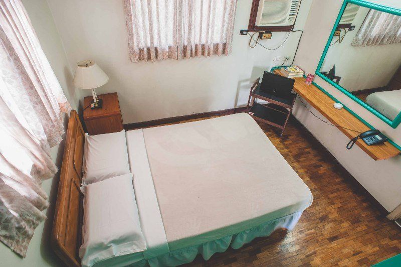 Reddoorz At Broadway Court Apartelle Ciudad Quezon Exterior foto