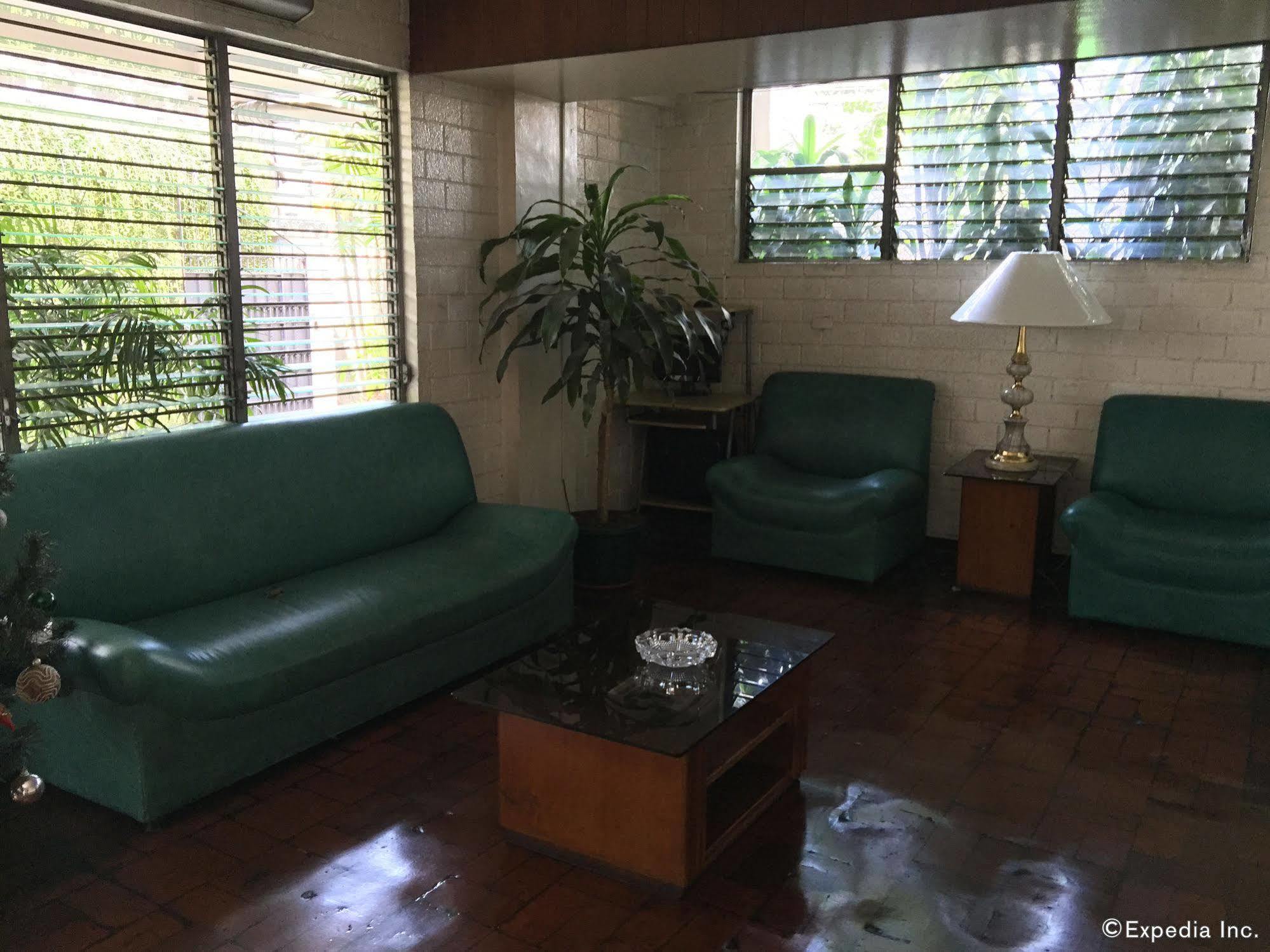 Reddoorz At Broadway Court Apartelle Ciudad Quezon Exterior foto